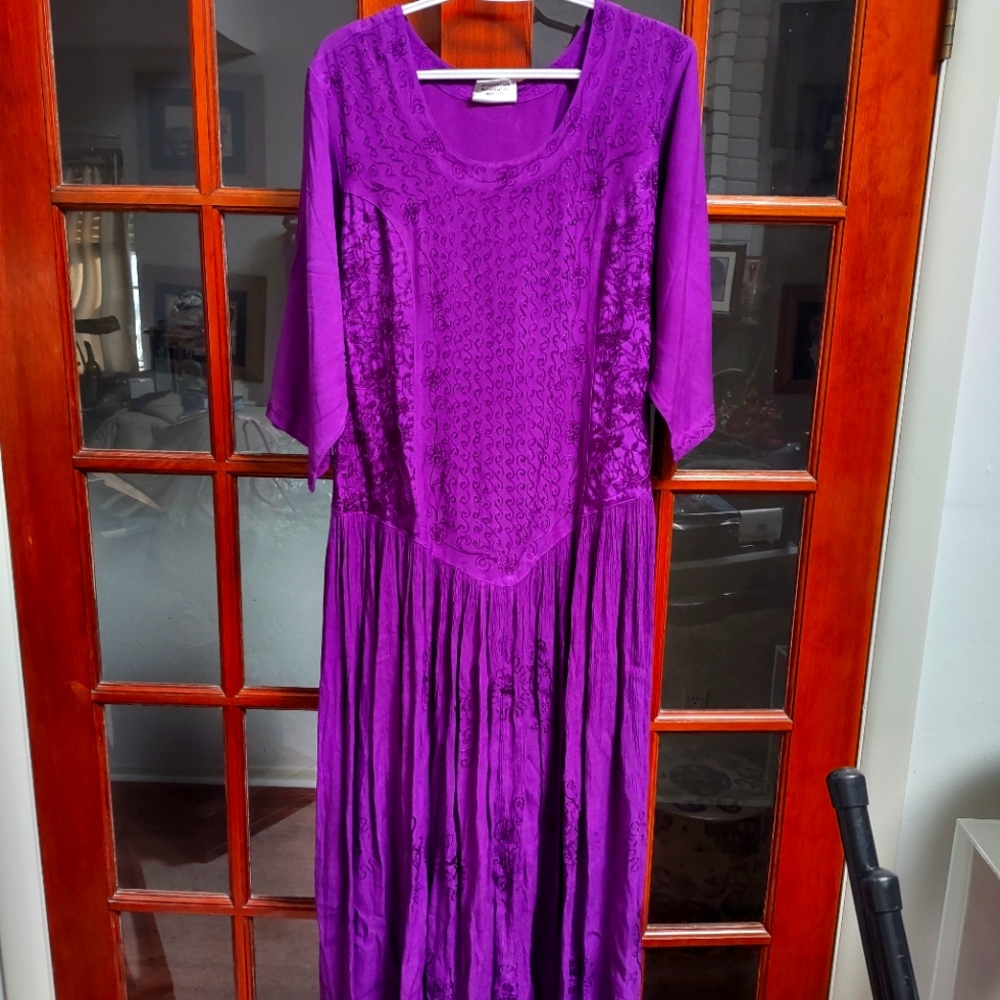 Maxi dress embroidef